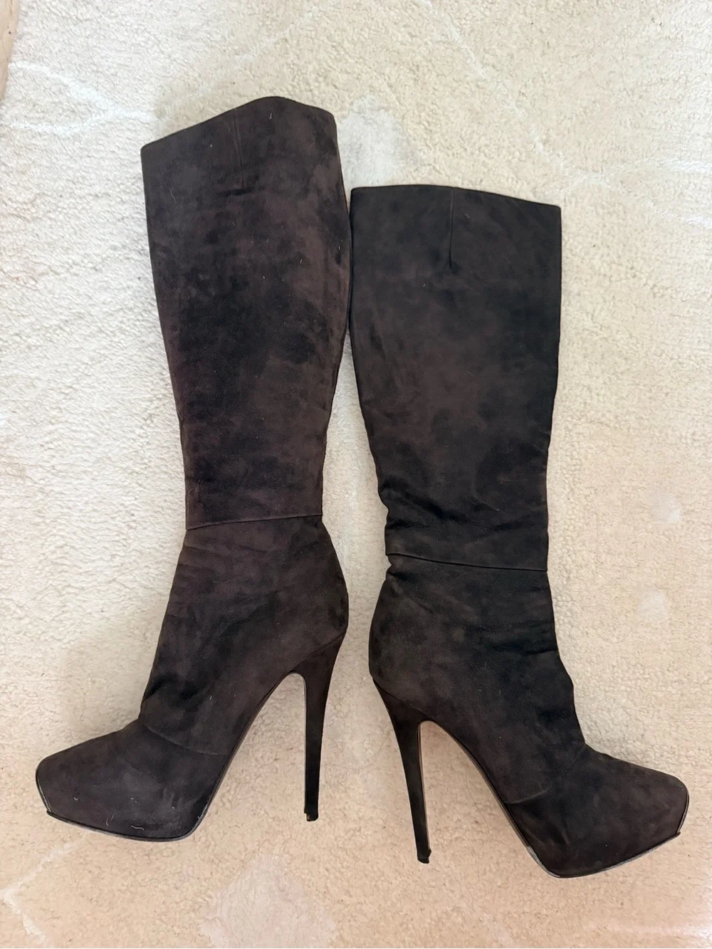 Nando Muzi sleek black